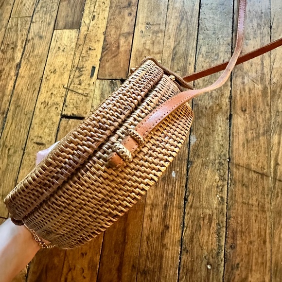 AMERII BROWN ROUND RATTAN BAG - Picture 6 of 14